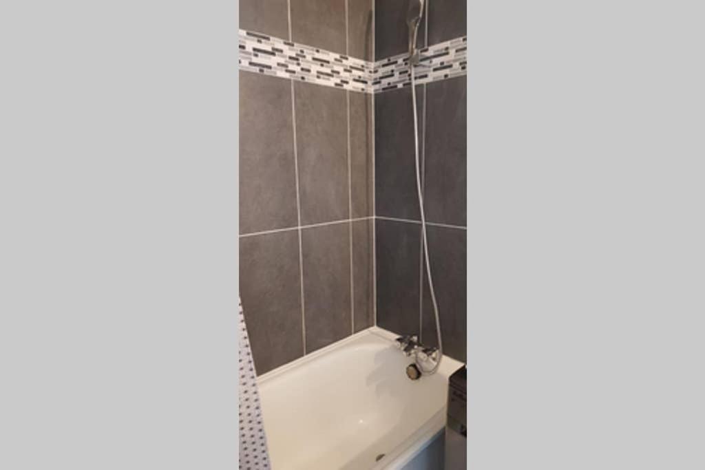Beau studio rénové 30m2 balcon vue Paris+parking Apartment Bagian luar foto